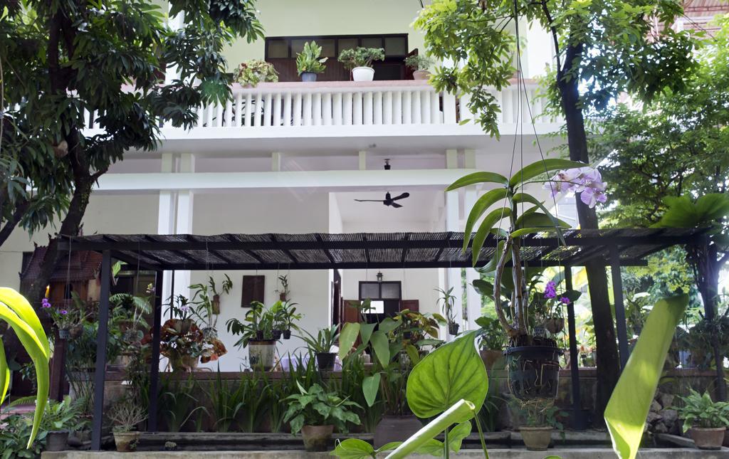 Lani'S House By The Ponds Hotel Vientiane Exterior foto